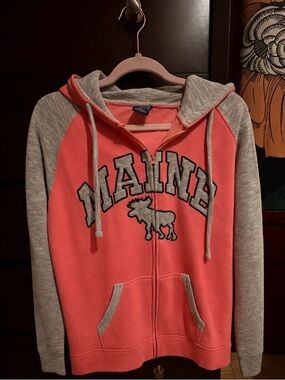 Maine Graphic Zip Hoodie Sweater - Coral with Gray